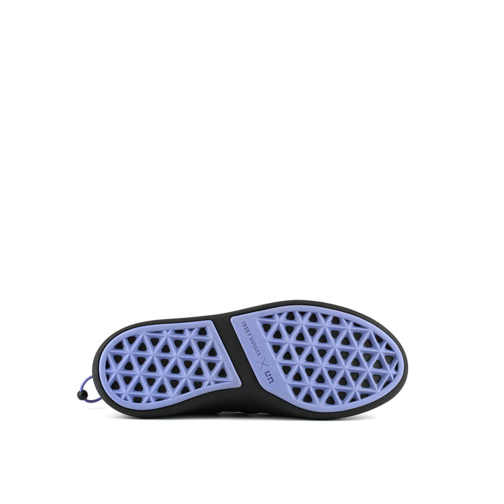 cover charcoal 6 bottom view