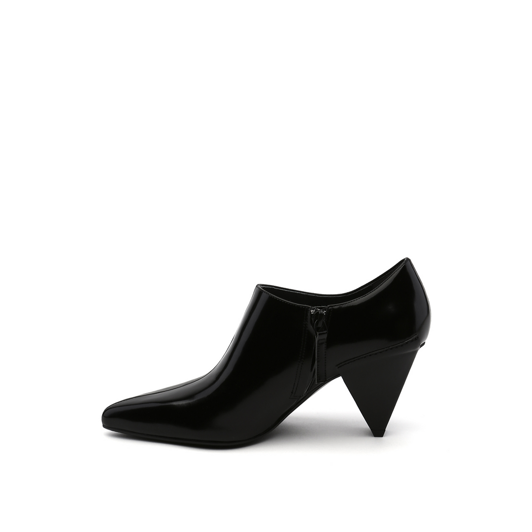 delta pure pump black in view