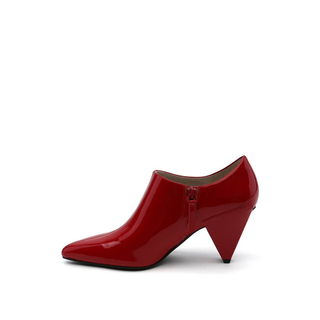 delta pure pump deep red in view