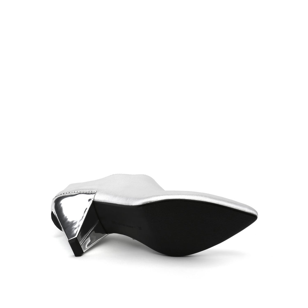 delta pure pump silver bottom view