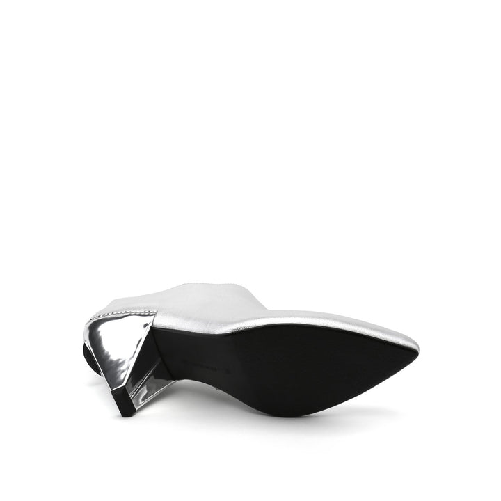 delta pure pump silver bottom view