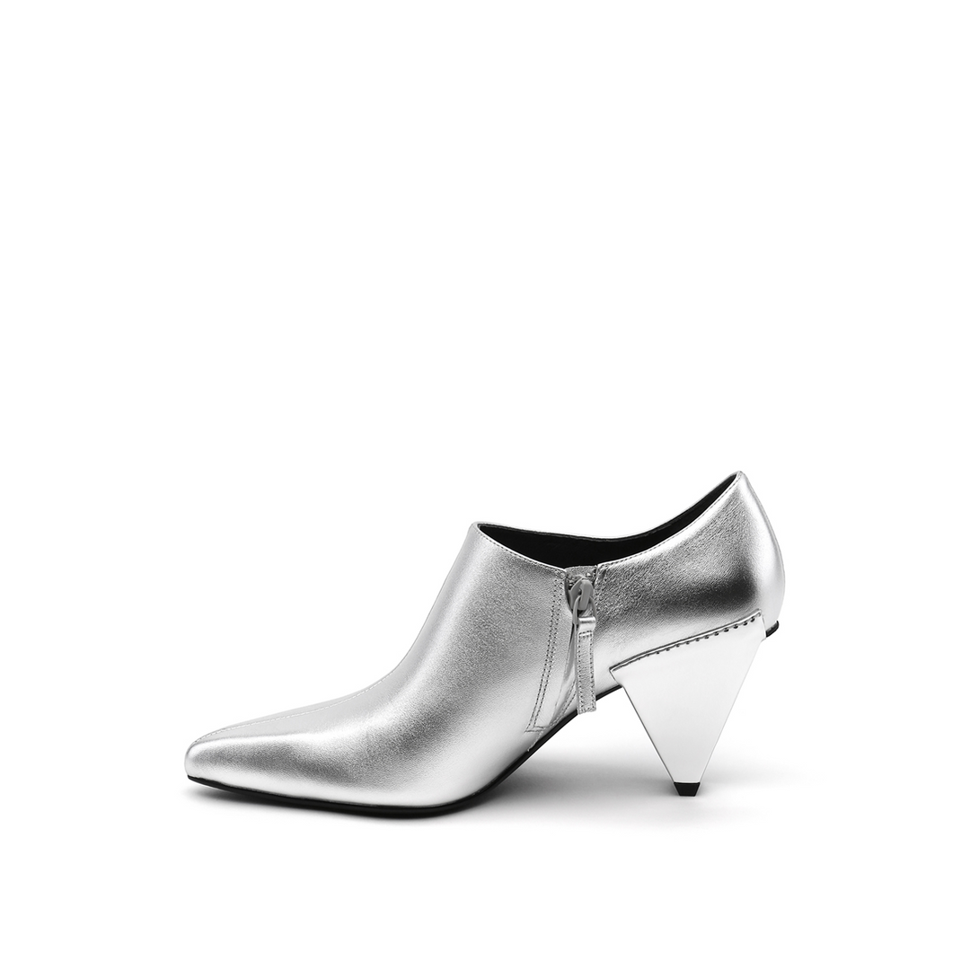 delta pure pump silver in view