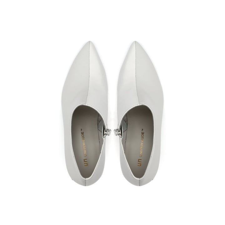 delta pure pump white top view