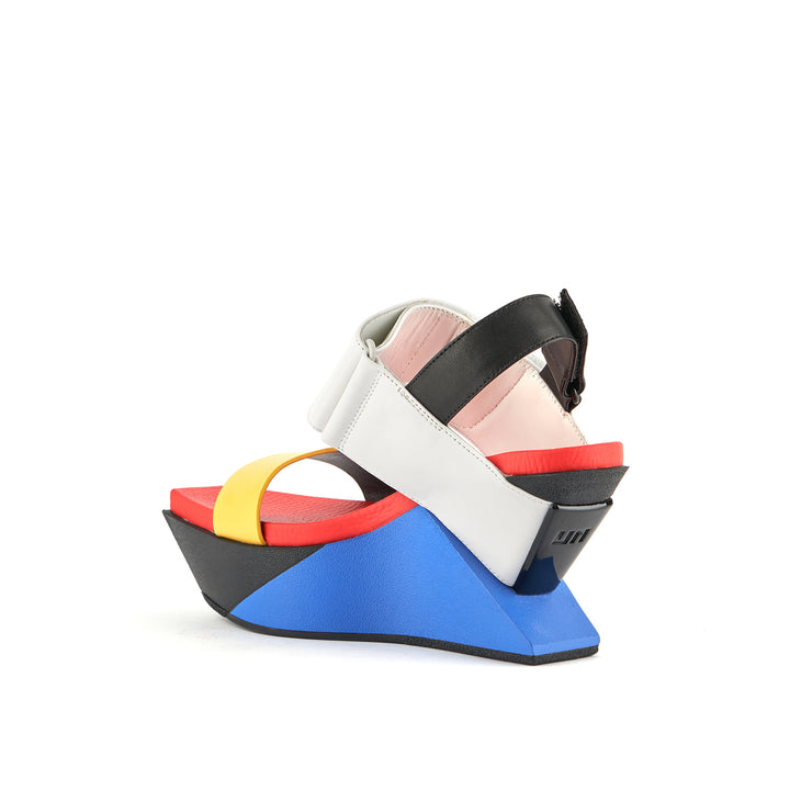delta wedge sandal stijl angle in view