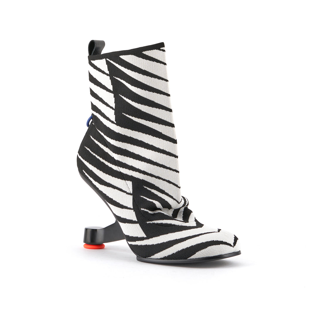 eamz fab bootie mono 2 angle out view