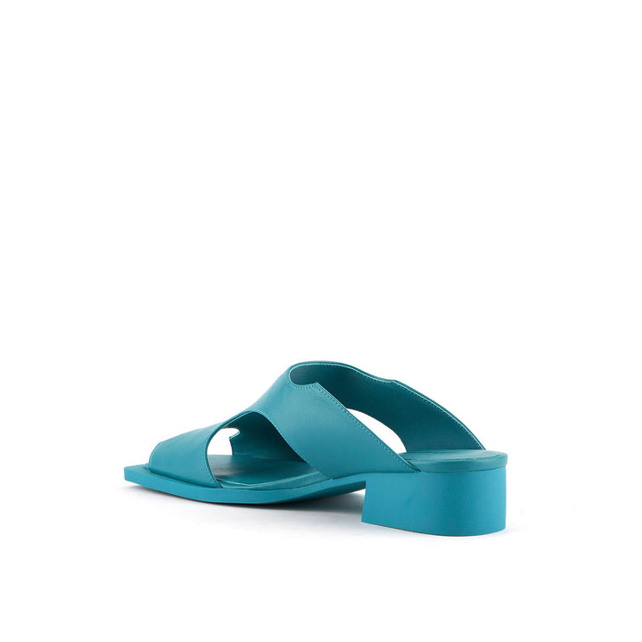 fin sandal turquoise green angle in view
