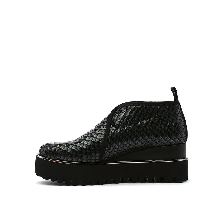 fold casual ii gun metal in view