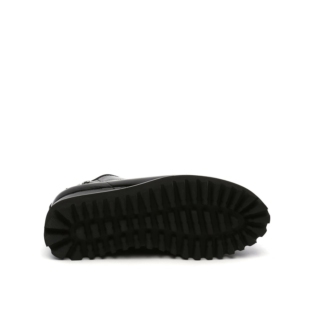 fold casual ii black patent bottom view