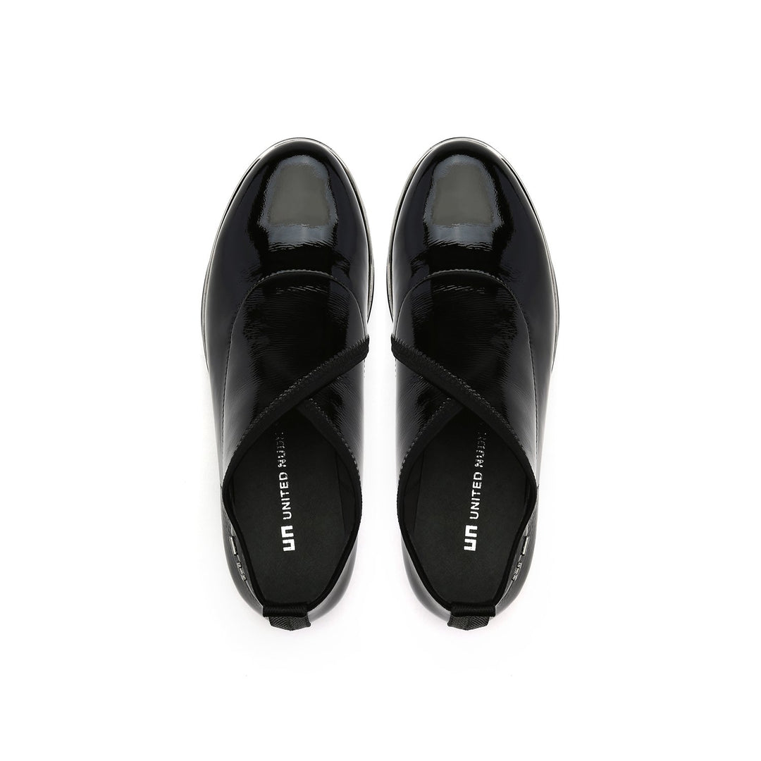 fold casual ii black patent top view