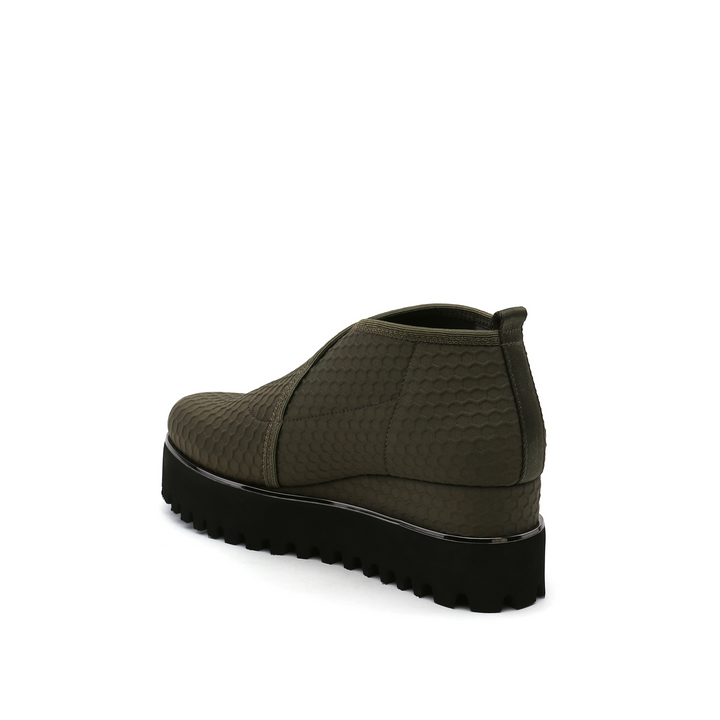 fold casual ii khaki angle in view