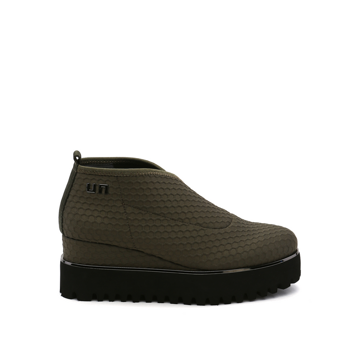 fold casual ii khaki out view