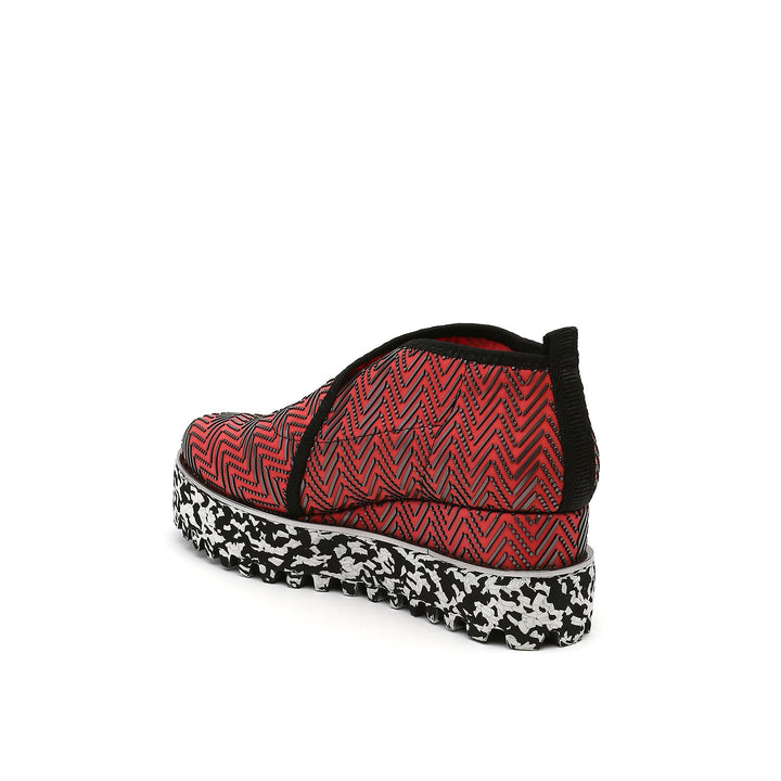 fold casual II coral and gun metal angle in view