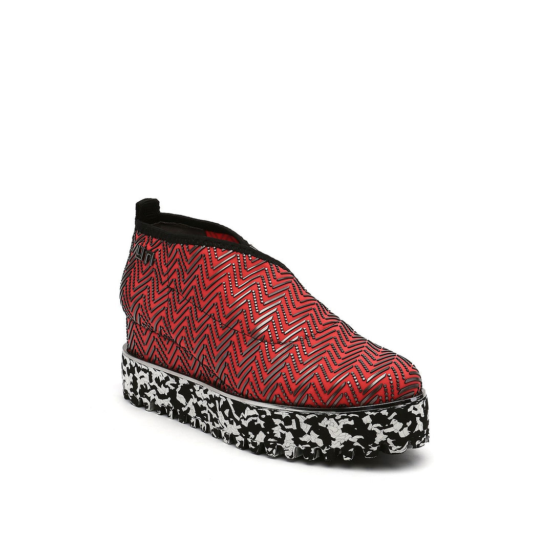 fold casual II coral and gun metal angle out view