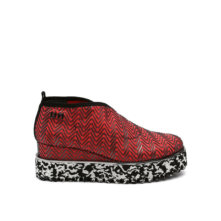 fold casual II coral and gun metal out view