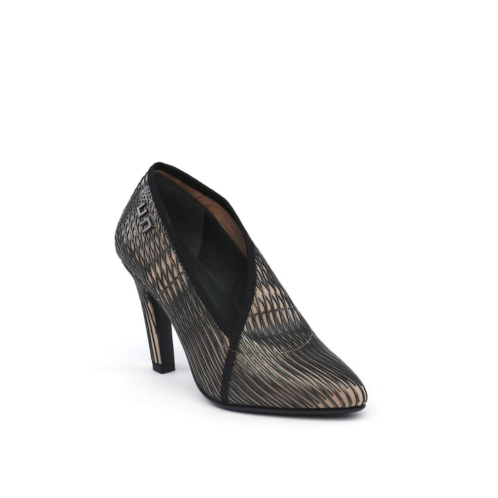 fold lite hi ivory angle out view