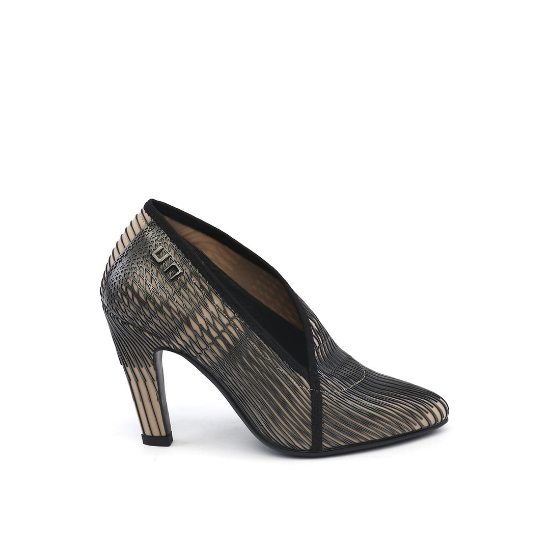 fold lite hi ivory out view