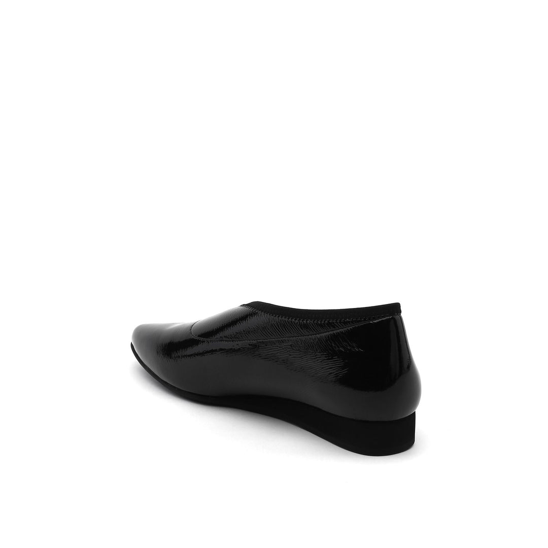 fold lite lo black patent angle in view