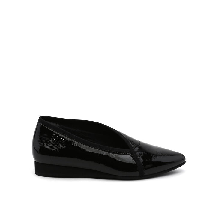 fold lite lo black patent out view