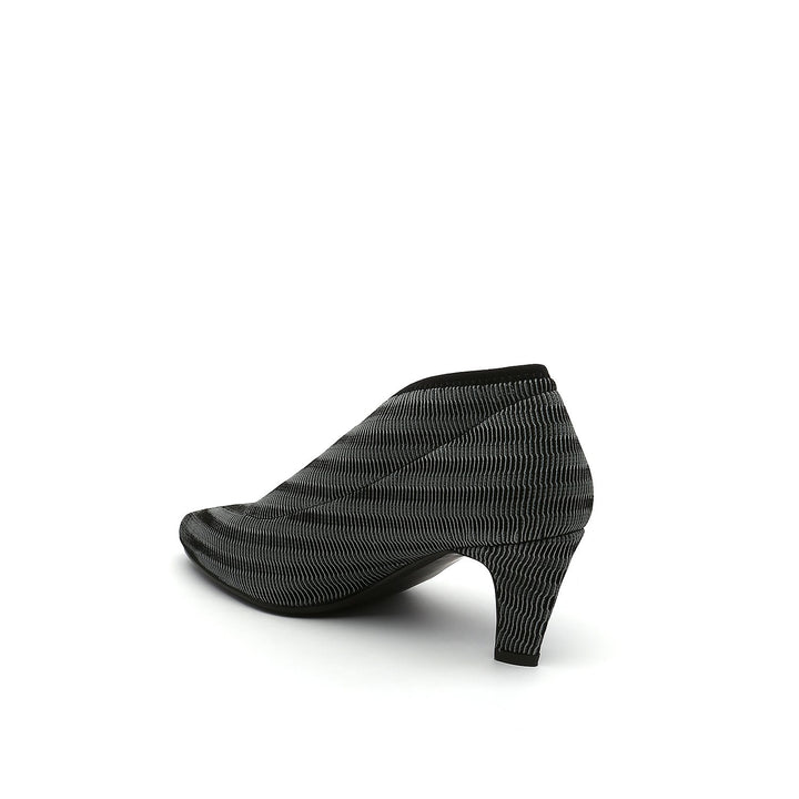 fold lite mid ash angle in view