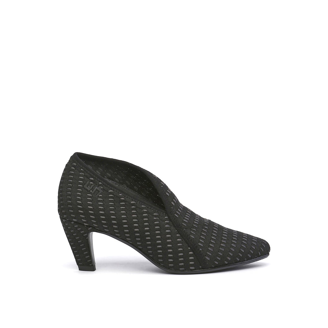 fold lite mid charcoal interknit out view