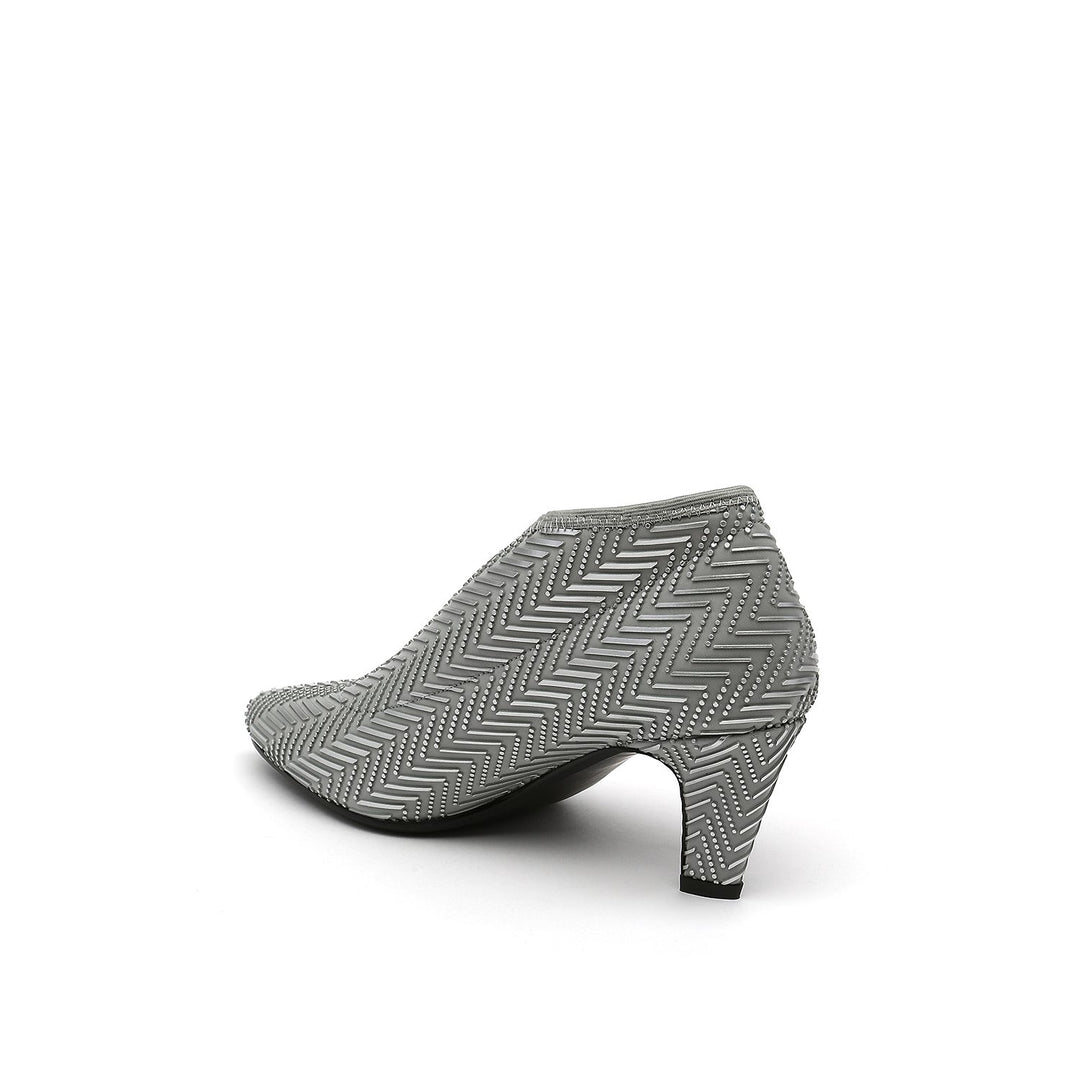 fold lite mid cloud silver angle in view