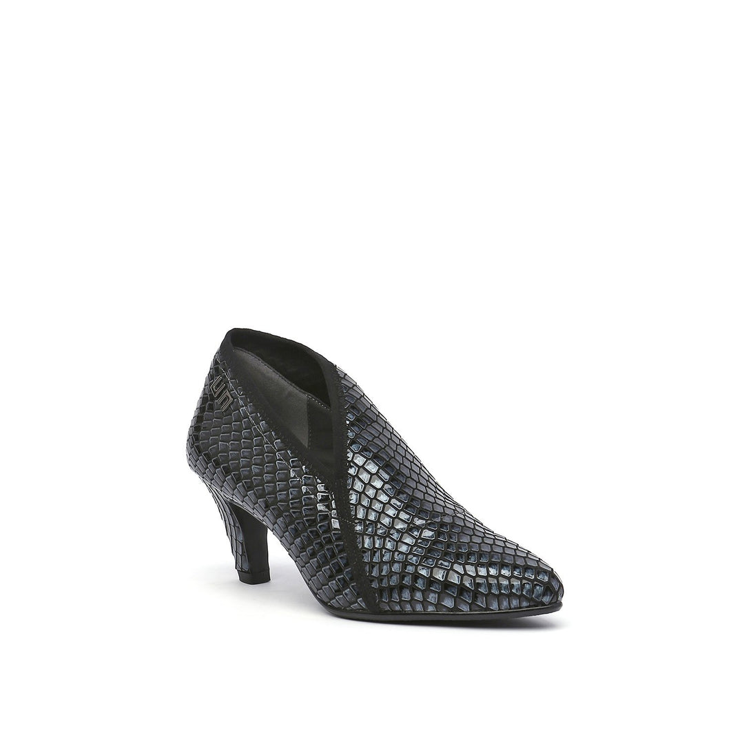 fold lite mid gun metal angle out view