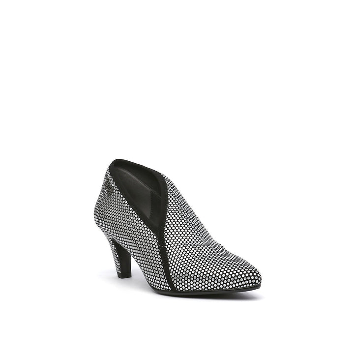 fold lite mid silver angle out view