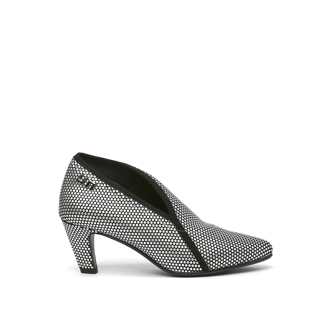 fold lite mid silver out view