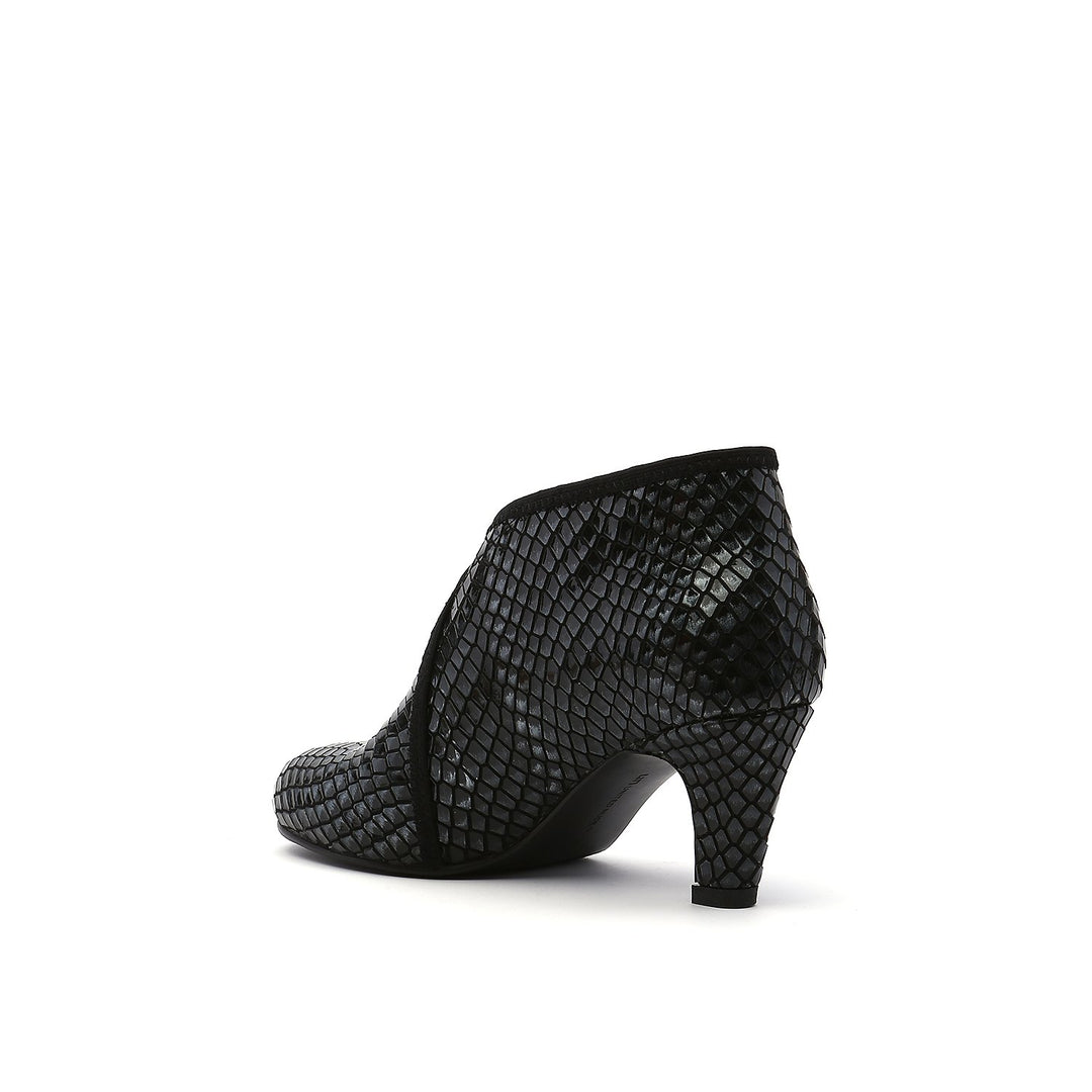 fold mid gun metal iii angle in view