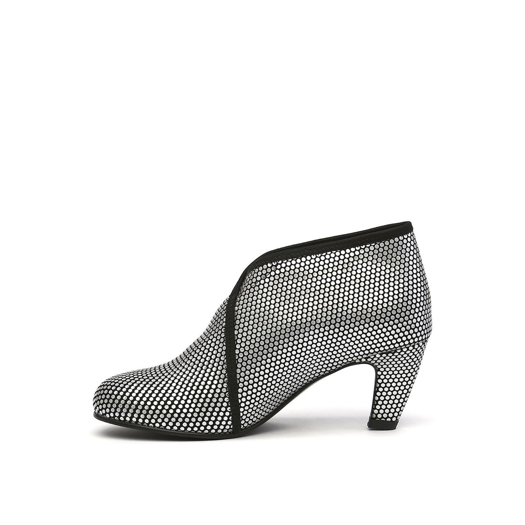 fold mid silver in view