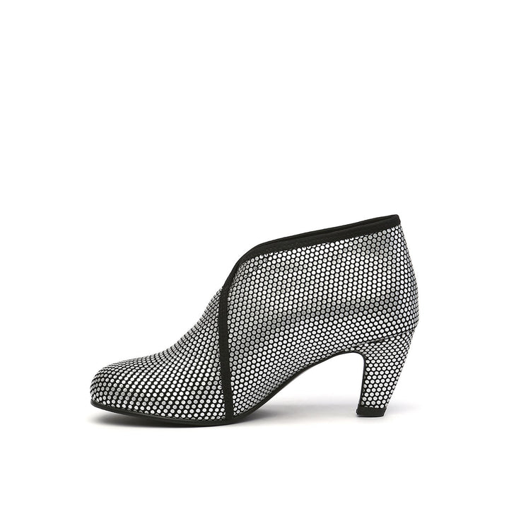 fold mid silver in view