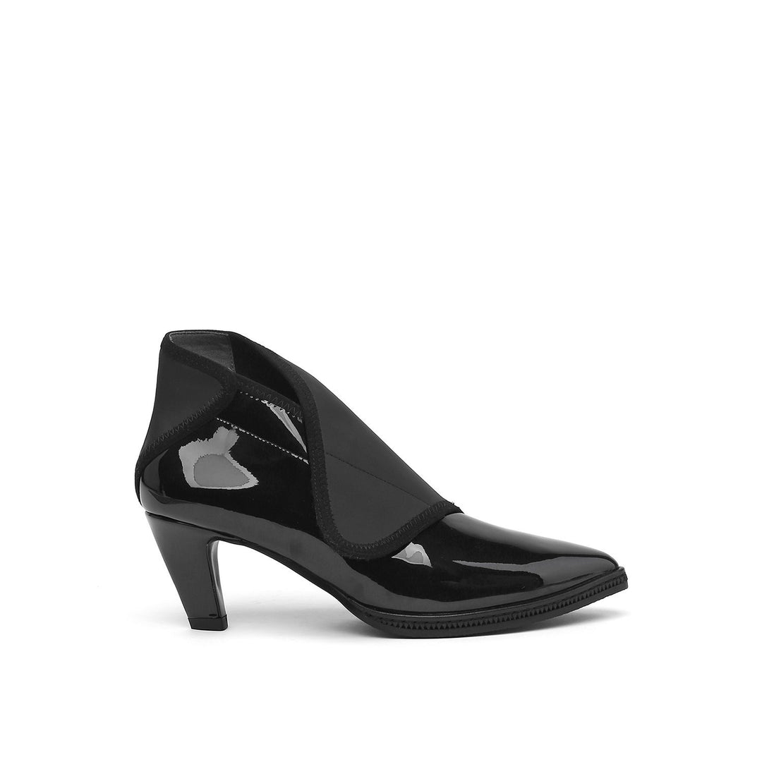 furrow mid black out view