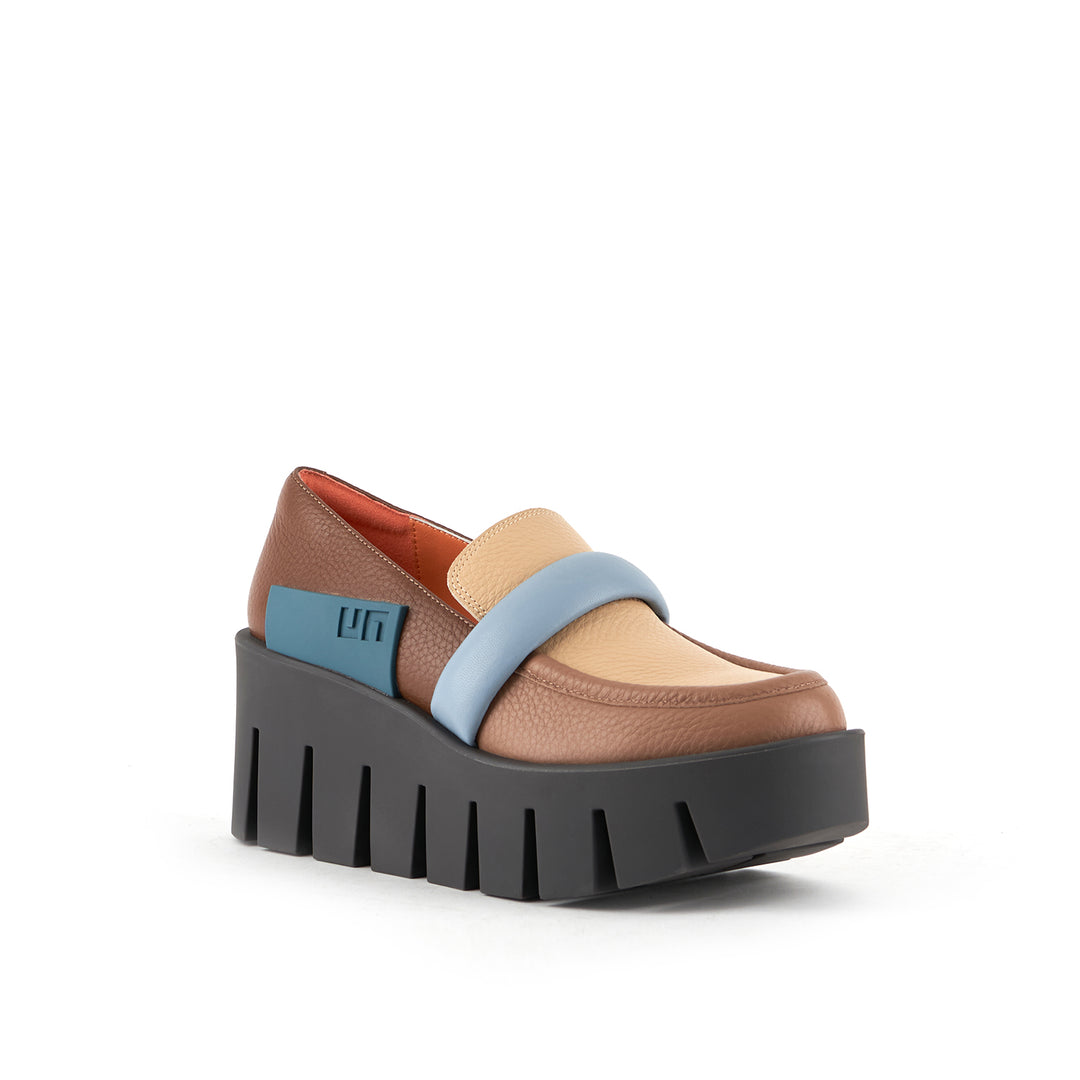 grip loafer lo montreal angle out view