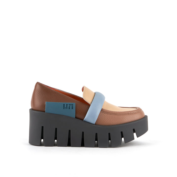 grip loafer lo montreal outside view