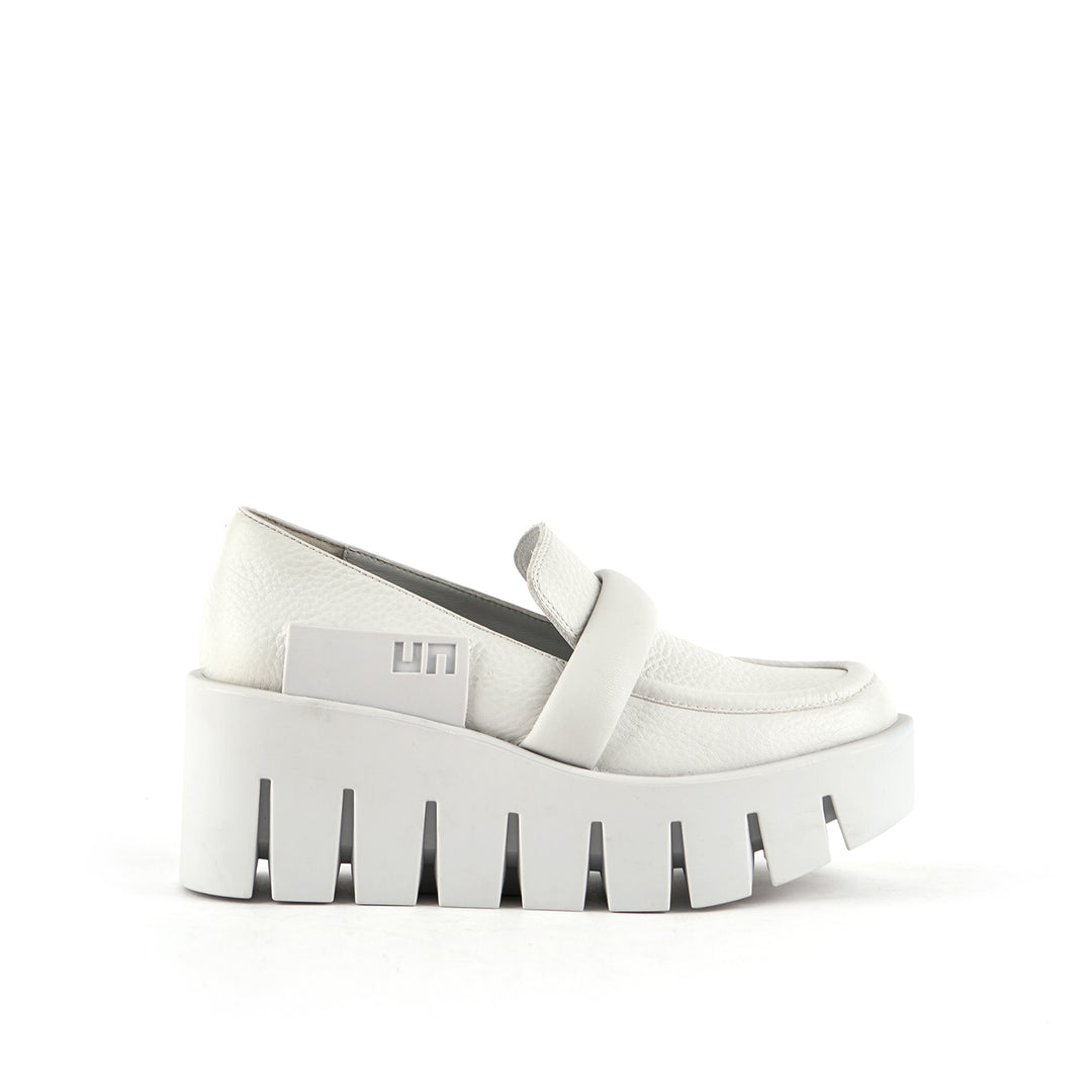 grip loafer lo quiet grey outside view