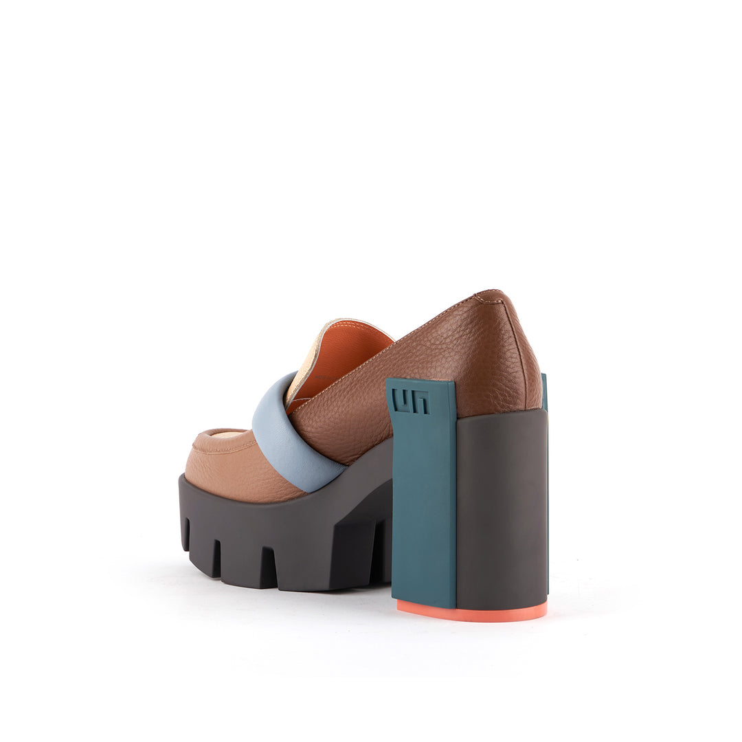 grip loafer mid montreal angle in view