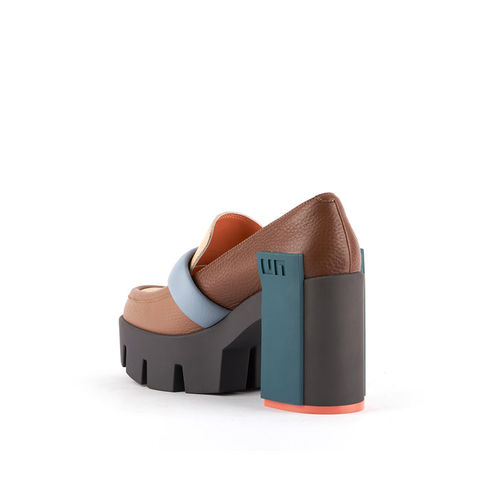 grip loafer mid montreal angle in view