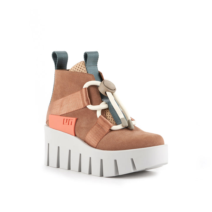 grip nomad lo montreal angle out view