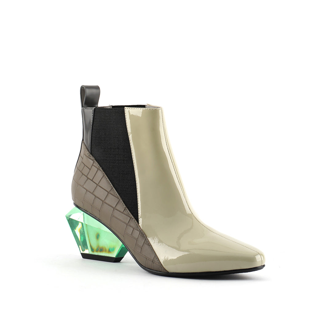 jacky h silver grey angle out view