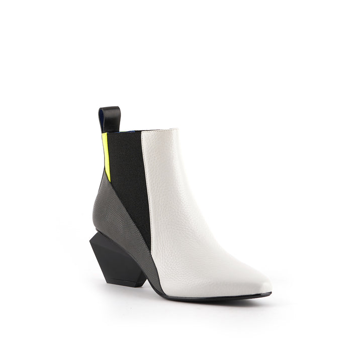 jacky k berlin 2 angle out view