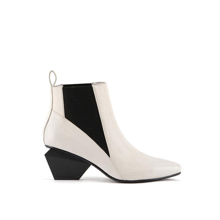 jacky k ushuaia 1 outside view