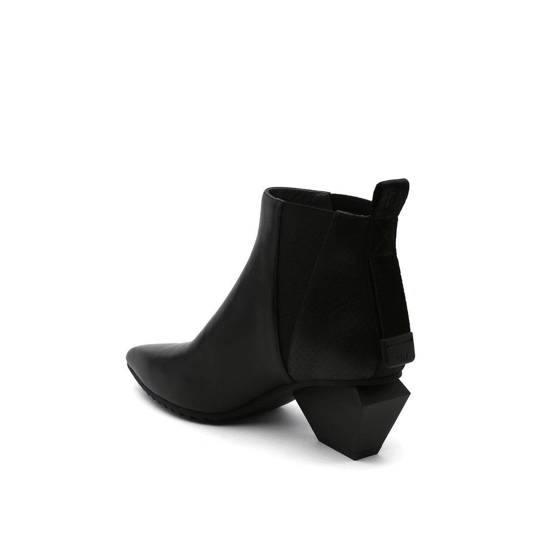 jacky tek bootie mid black angle in view