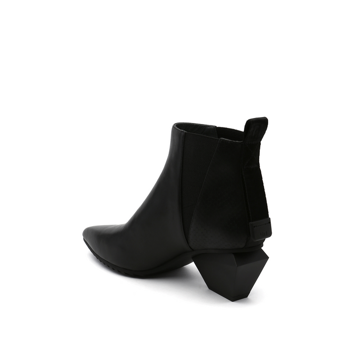 jacky tek bootie mid black angle in view