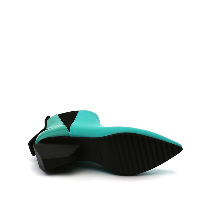 jacky tek bootie mid ocean bottom view