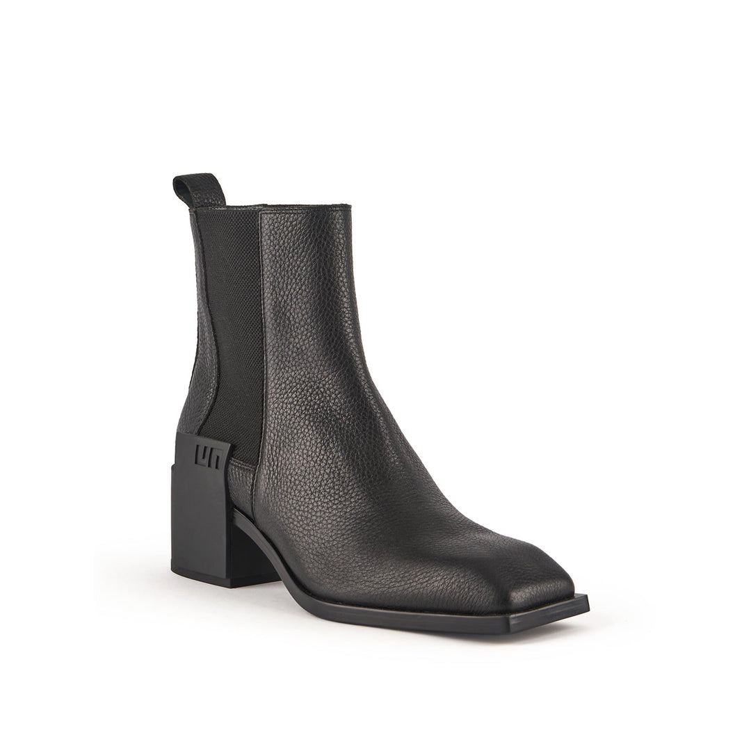 jimmy chelsea mens black 2 angle out view aw23