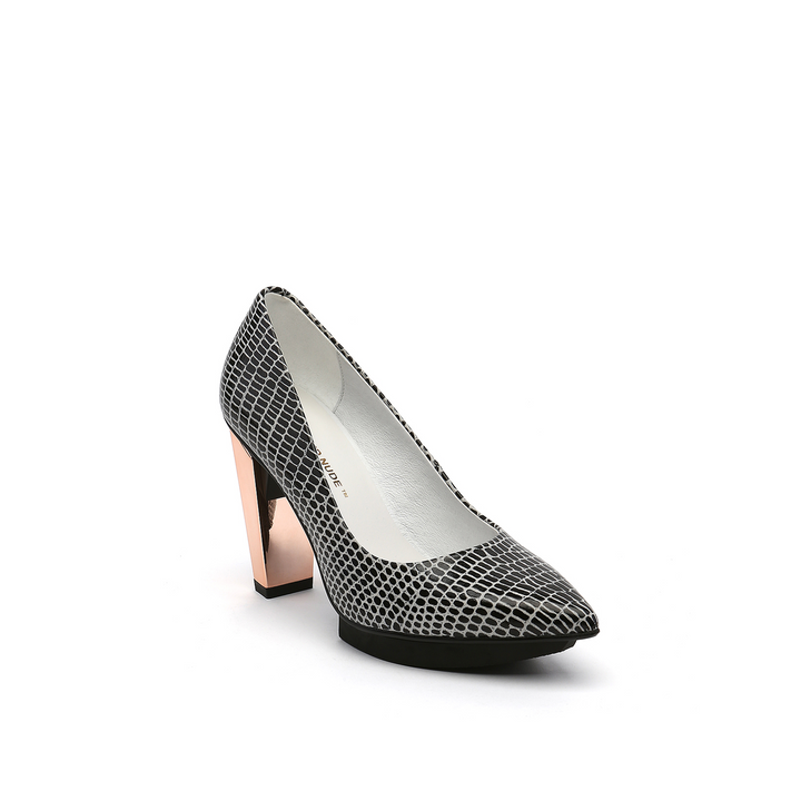 lev pump hi summer mix angle out view