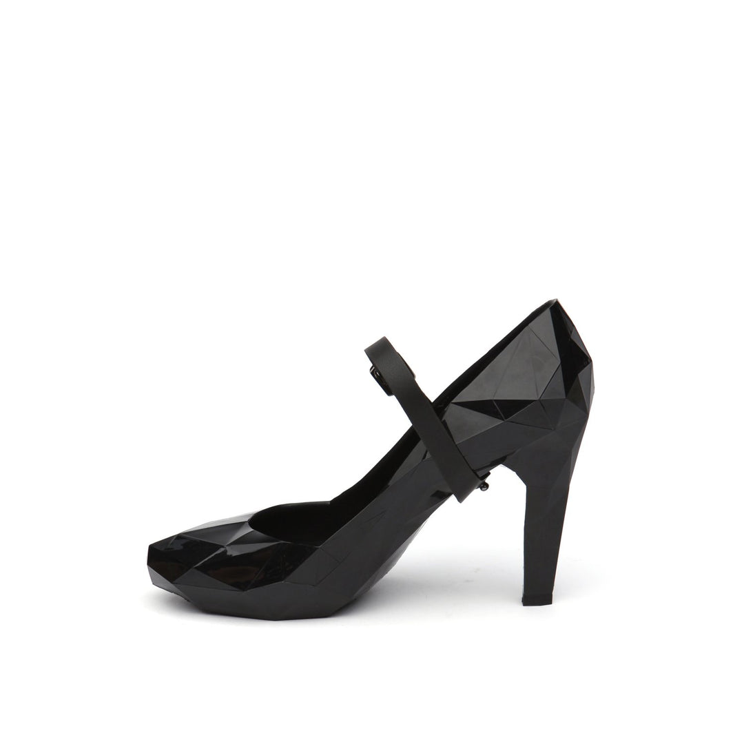 lo res pump black in view