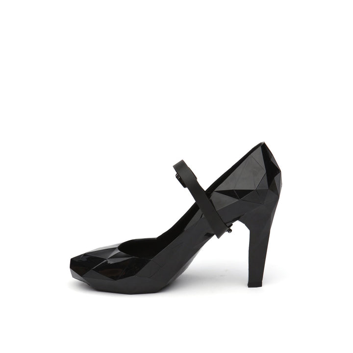 lo res pump black in view