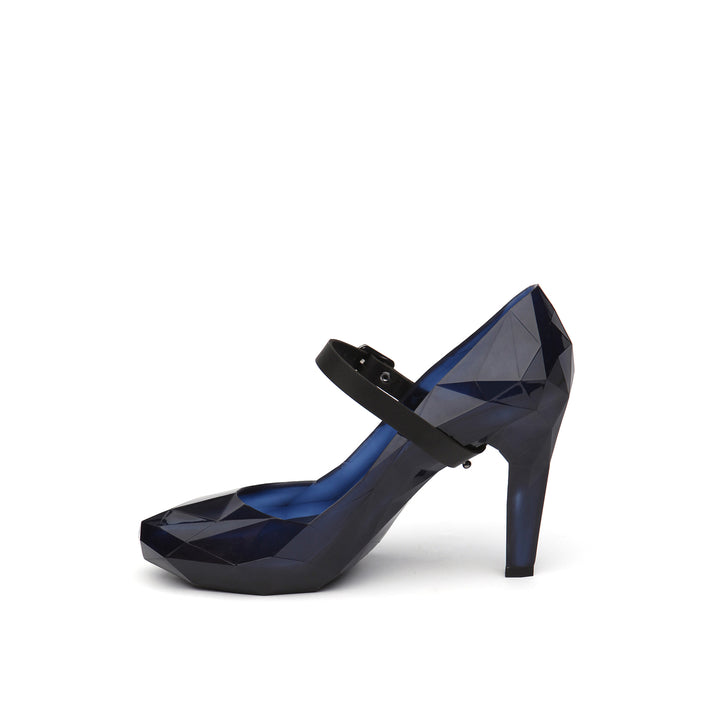 lo res pump navy in view