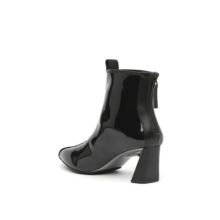 lucid molten mid black angle in view